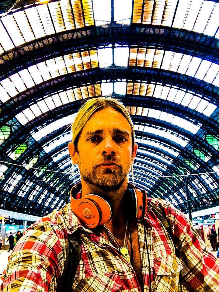 Will Hunt, il sexy batterista di Vasco che ha mandato le fan in delirio (video)