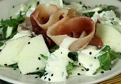 Ricette di pesce: carpaccio di pesce spada con sala mele e rucola