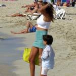 Claudia Galanti a Formentera con Arnaud e i figli08