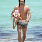 Radamel Falcao: in spiaggia a Miami con la moglie e la figlia (foto)