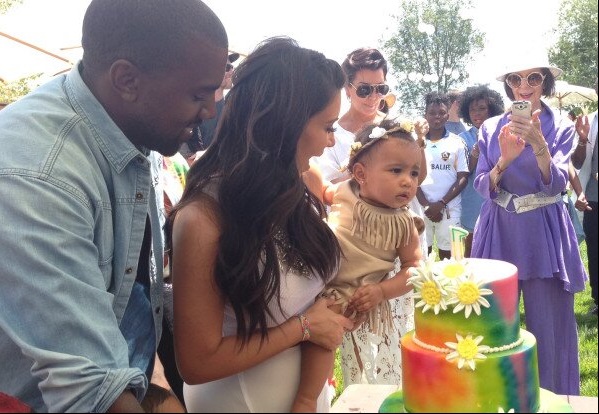 Kim Kardashian, festa hippie per il primo compleanno della figlia (foto)