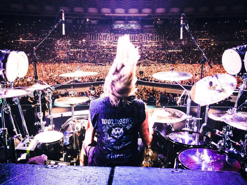 Will Hunt, il sexy batterista di Vasco che ha mandato le fan in delirio (video)