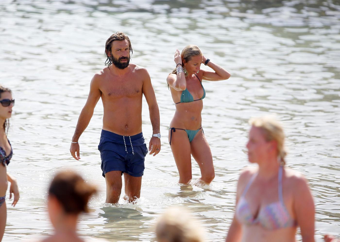 Andrea Pirlo e la sua wags: vacanza ad Ibiza con Valentina Baldini03