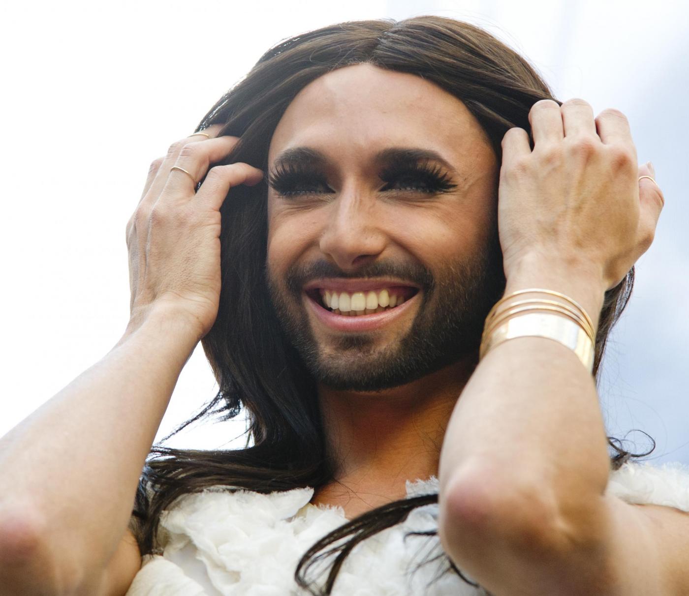 Conchita Wurst, la drag con la barba madrina del gay pride di Madrid02