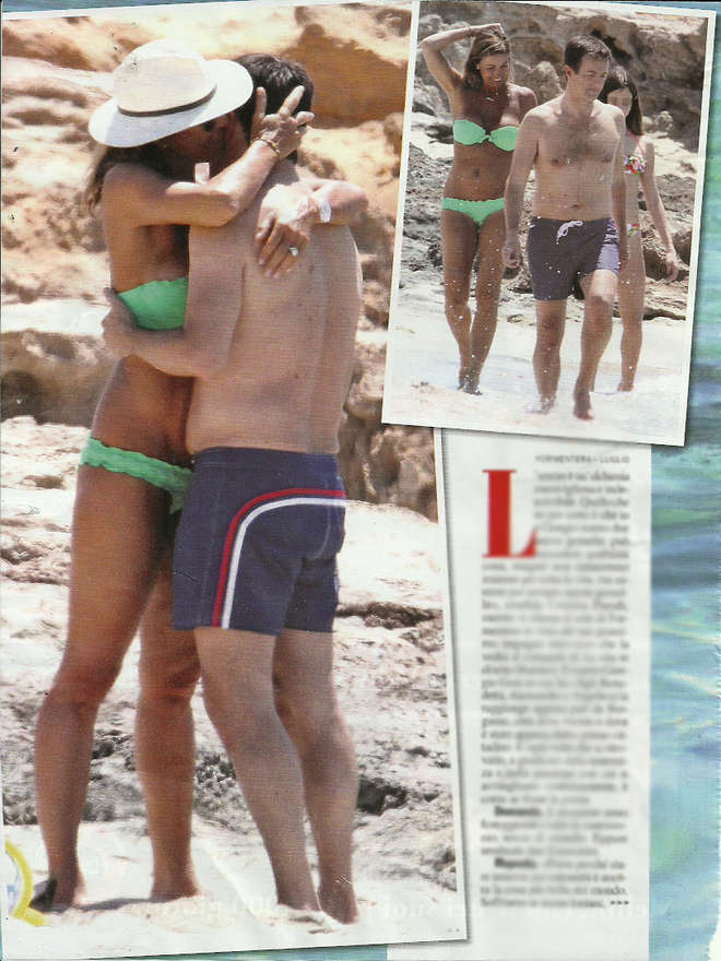 Cristina Parodi a Formentera a 49 anni, il bikini è sempre al top01