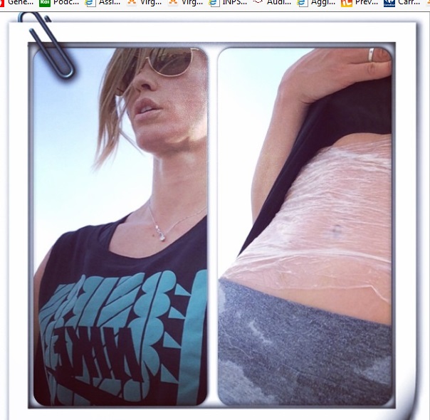 Elena Santarelli, jogging con pellicola sulla pancia: critiche dai fan