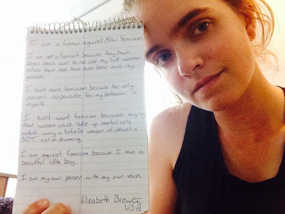 #WomenAgainstFeminism, l'hashtag delle donne che odiano il femminismo (foto)