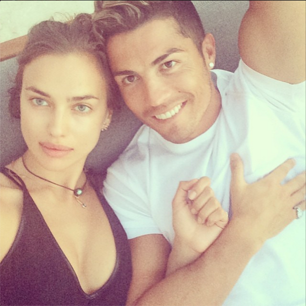 Irina Shayk e Cristiano Ronaldo, selfie insieme in vacanza (foto)