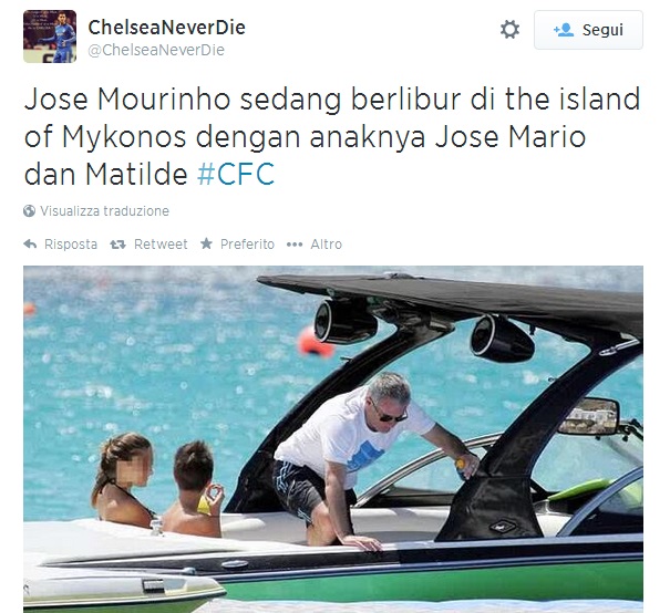 José Mourinho in vacanza a Mykonos con i figli (foto)