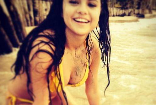 Selena gomez a Ischia tra fan, paccheri e tiramisù