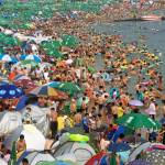 Cina, la spiaggia di Fujiazhuang è la più affollata del mondo15