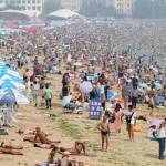 Cina, la spiaggia di Fujiazhuang è la più affollata del mondo06