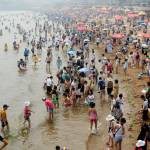 Cina, la spiaggia di Fujiazhuang è la più affollata del mondo3