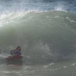California, onde alte 10 metri: l'uragano Maria non ferma i surfisti16