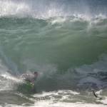 California, onde alte 10 metri: l'uragano Maria non ferma i surfisti13