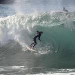 California, onde alte 10 metri: l'uragano Maria non ferma i surfisti11