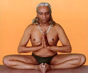 Morto il guru dello Yoga B.K.S. Iyengar: ha inventato oltre 200 posizioni