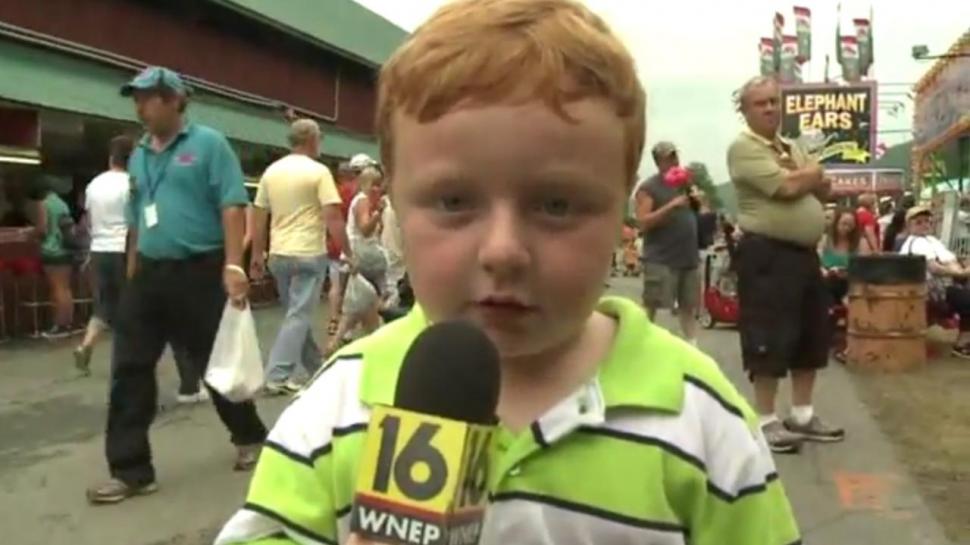 Bambino reporter, a 5 anni diventa star del web (video)