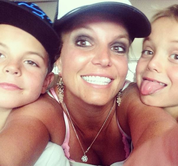 Britney Spears: selfie sorridente insieme ai figli (foto)