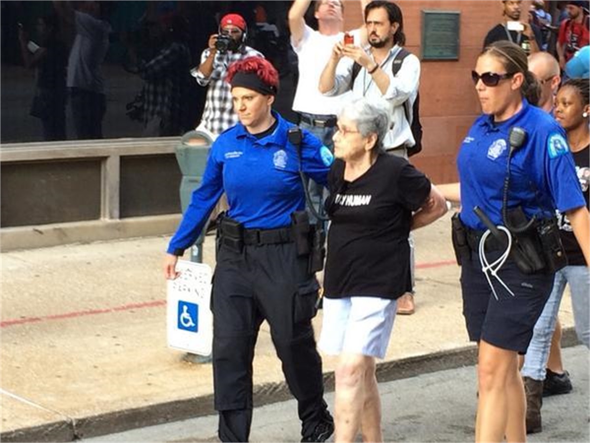 Usa: attivista 90enne sopravvissuta alla Shoah arrestata. Ecco perché