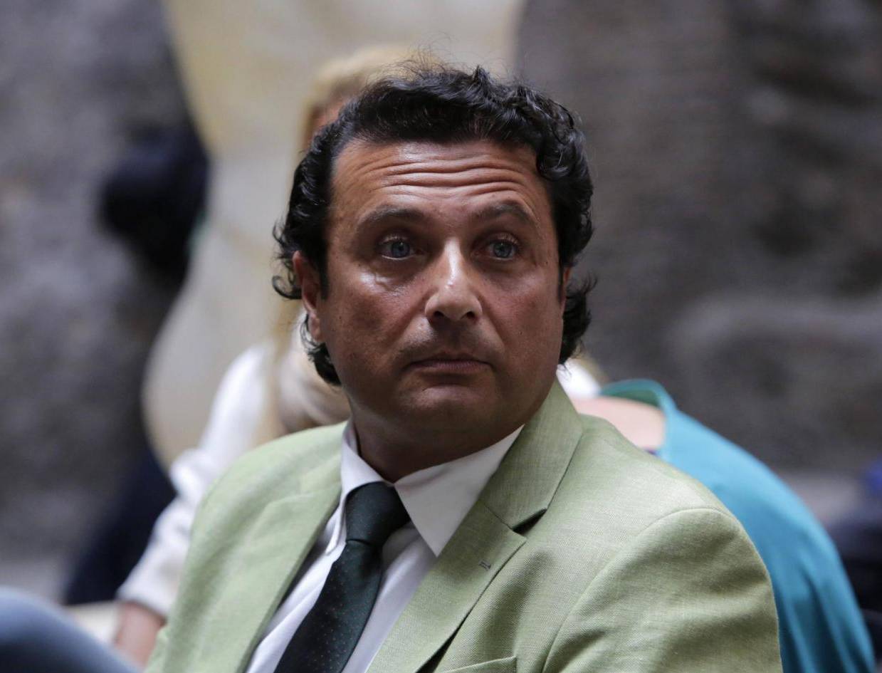 "Schettino, a La Sapienza lezione su gestione del panico": bufala... a metà