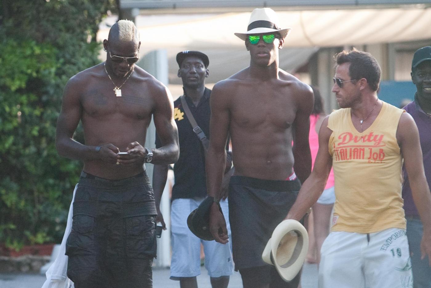 Mario Balotelli, ancora vacanze: in Versilia senza Fanny (foto)