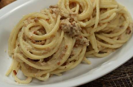 Ricette di primi: spaghetti noci e ricotta