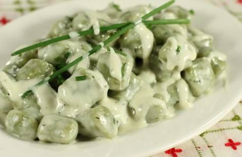 Ricette di primi: gnocchetti agli spinaci con salsa al taleggio