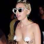 Miley Cyrus in topless al party dello stilista Alexander Wang (FOTO)