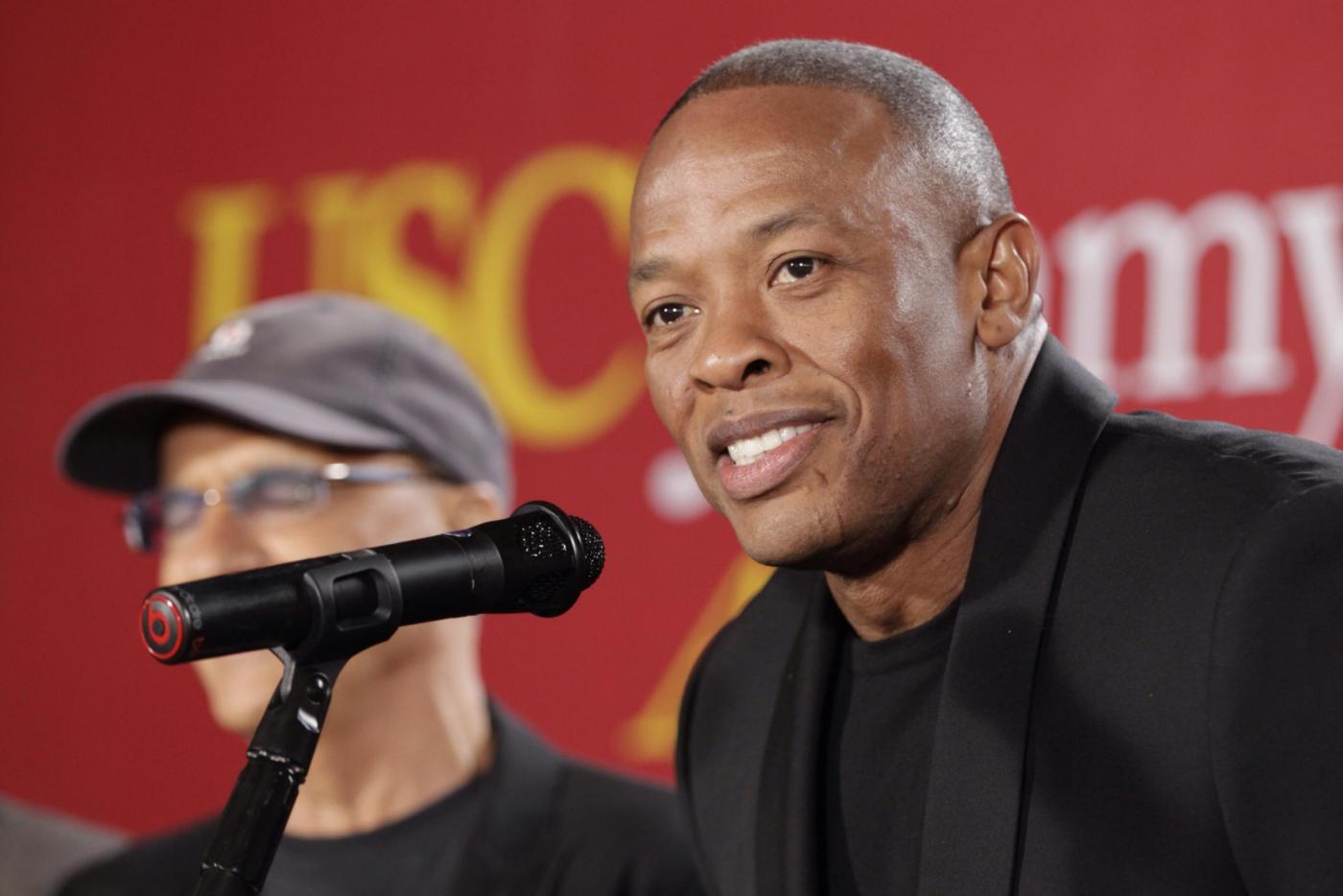 Forbes: Dr. Dre è il rapper piu' ricco della storia