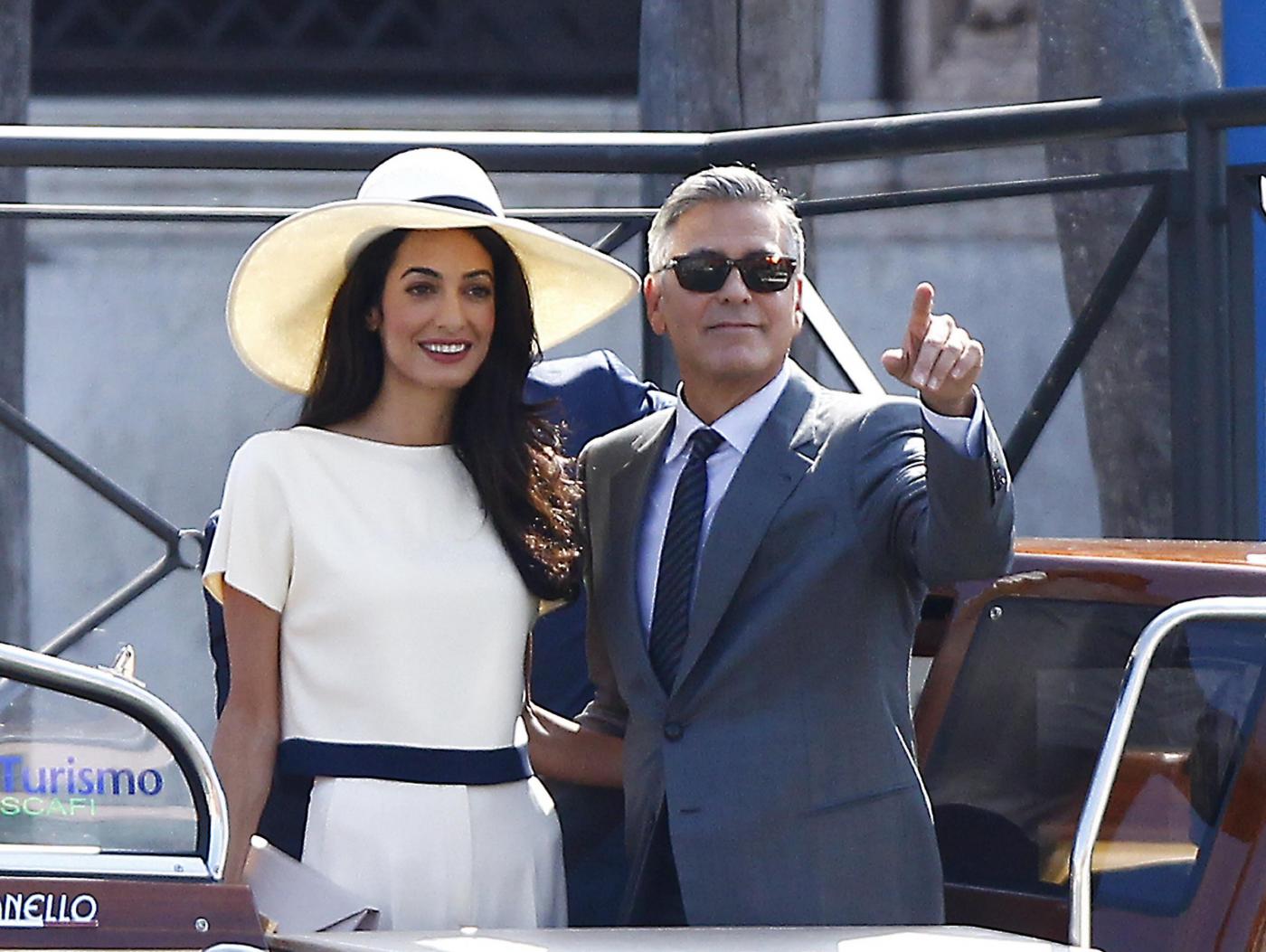 Amal Alamuddin-George Clooney, 1° anniversario...al ristorante