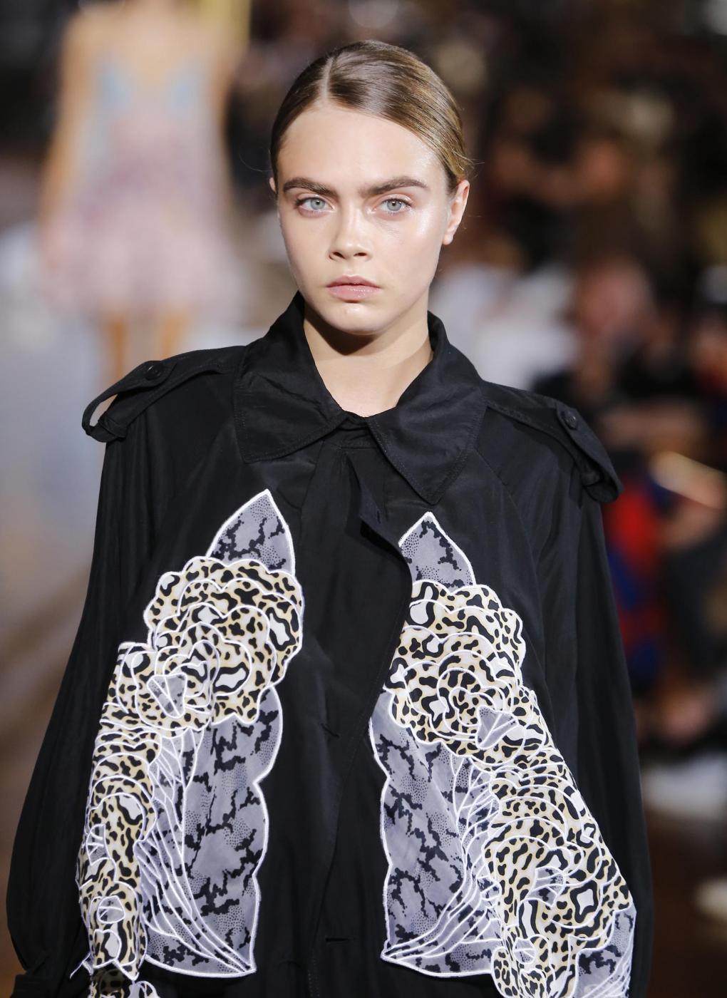 PFW: echi anni 70 per Stella McCartney, Japan style per Giambattista Valli