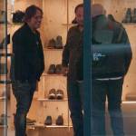 Fiorello e Marco Baldini, shopping di scarpe insieme a via Montenapoleone2