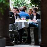 Claudia Galanti pranza a Milano con Tommaso Buti: con loro Raffaella Zardo FOTO13
