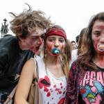 Zombie Wolk: 3500 persone in strada travestite da morti viventi 03