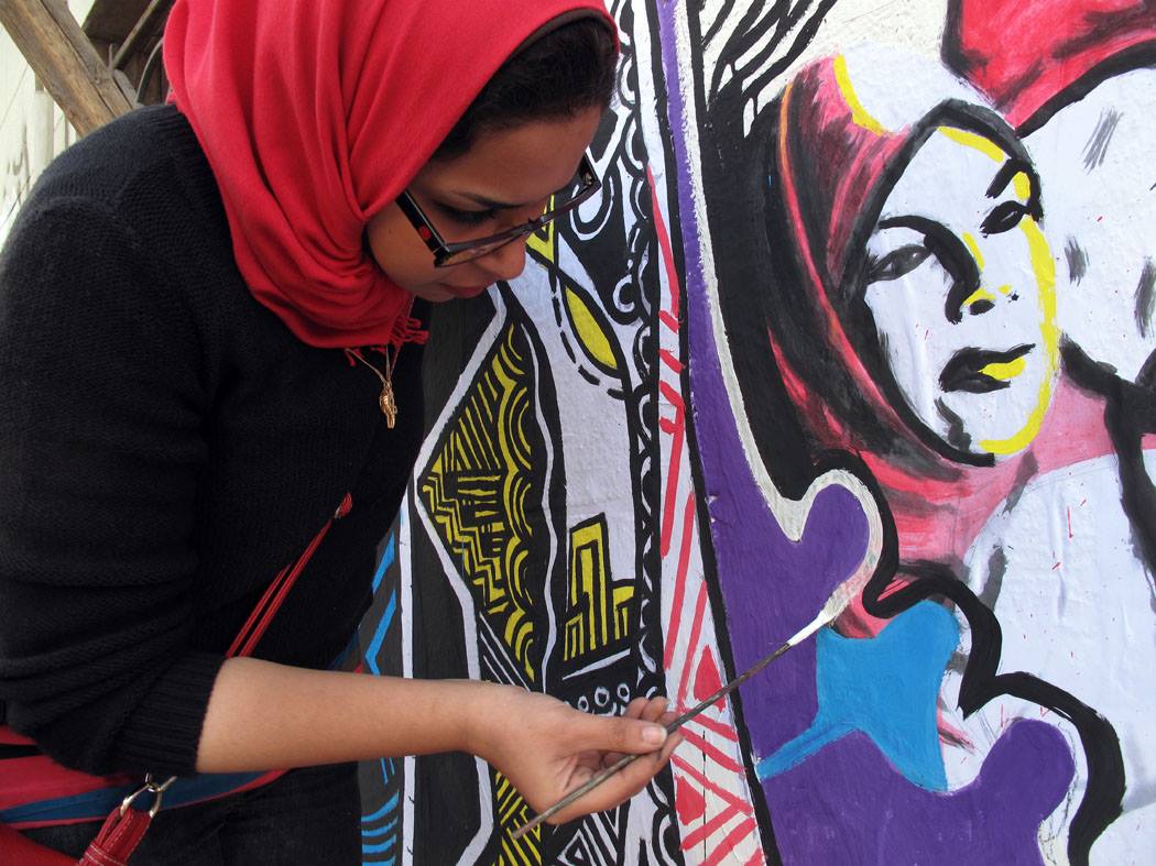 "Women on Walls": la rivoluzione delle donne egiziane corre sui murales (FOTO)