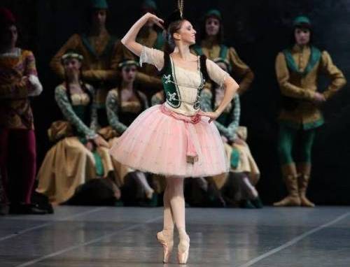 Mary Garret reintegrata alla Scala: ballerina cacciata perché denunciò anoressia