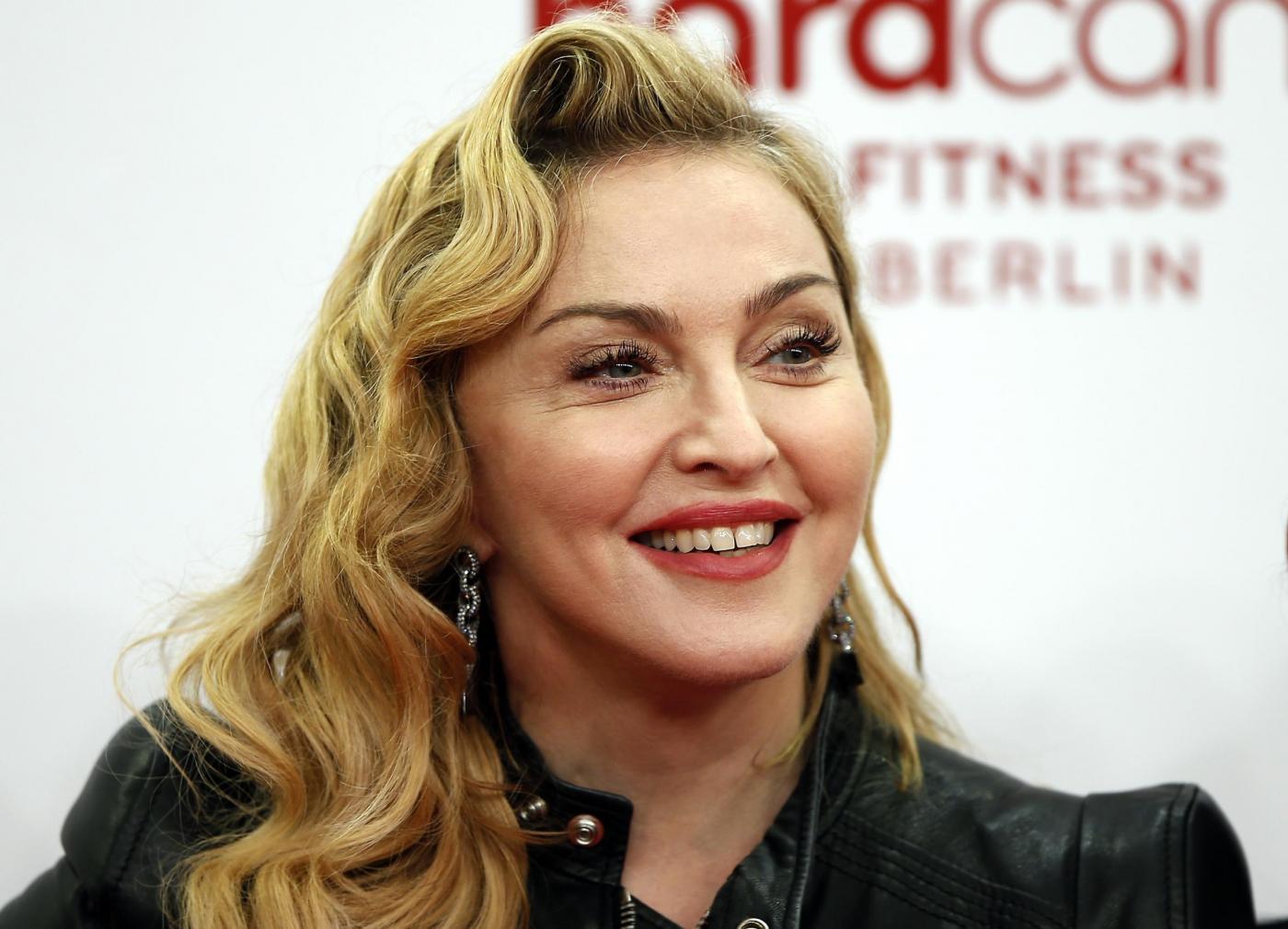 Madonna: Rocco vive a Londra col padre, lei gli scrive "Mi manchi"