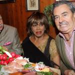 Tina Turner e Usain Bolt all'Oktoberfest: la regina del soul è brilla04