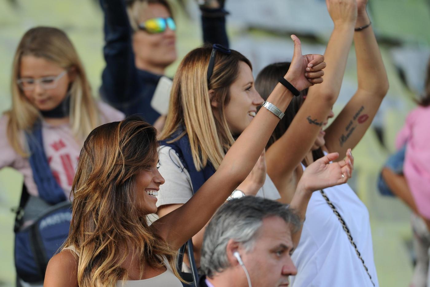 Federica Nargi assiste a Parma-Genoa: il suo Alessandro Matri segna un gol05