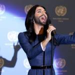 Conchita Wurst, la drag queen con la barba canta davanti a Ban Ki-Moon07