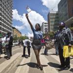 Kenya, donne in strada per il diritto di indossare la minigonna FOTO04
