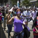 Kenya, donne in strada per il diritto di indossare la minigonna FOTO06