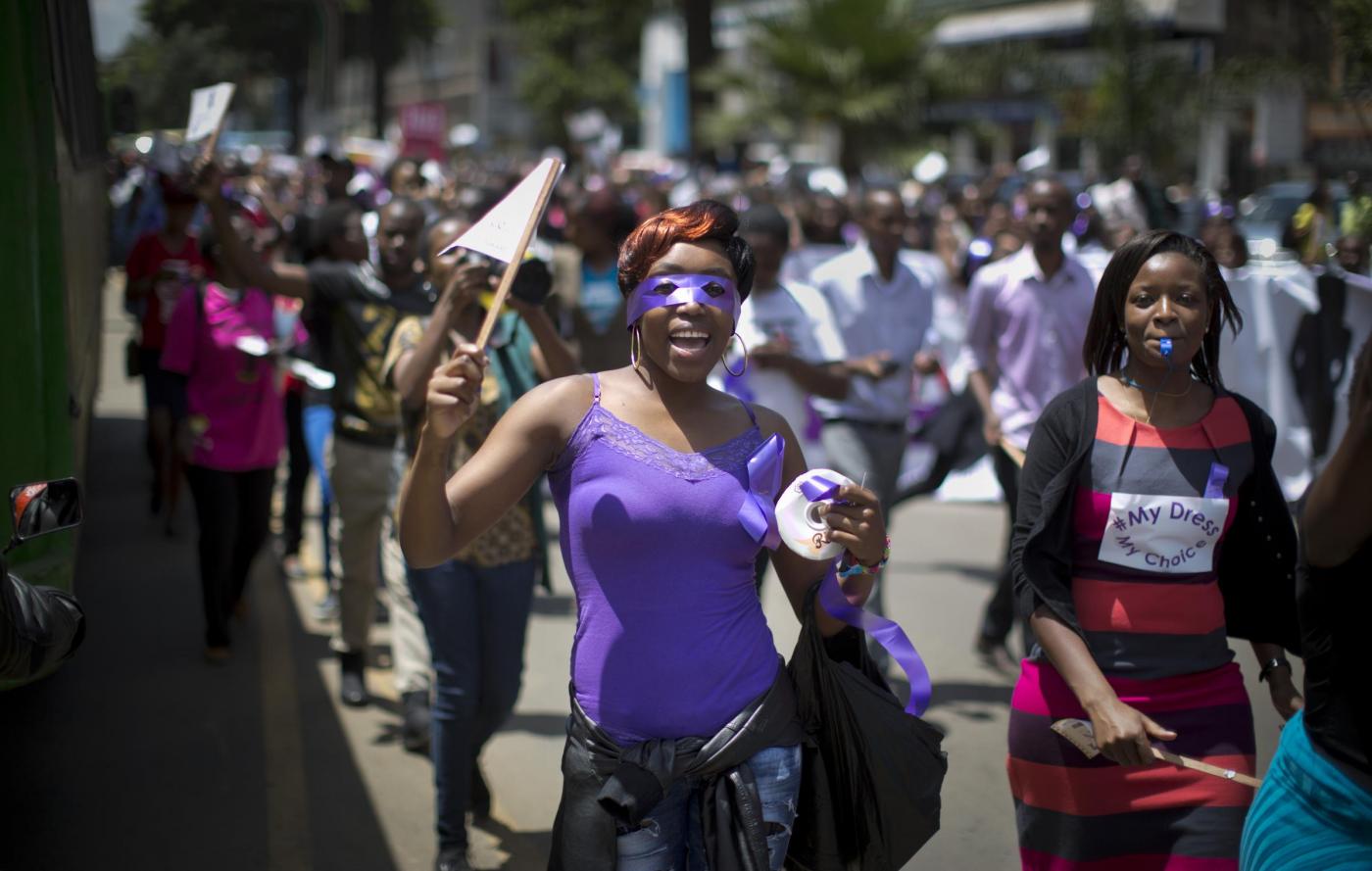 Kenya, donne in strada per il diritto di indossare la minigonna FOTO06