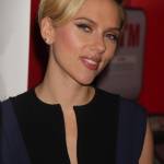 Scarlett Johansson sul red carpet 2 mesi dopo il parto di Rose Dorothy020