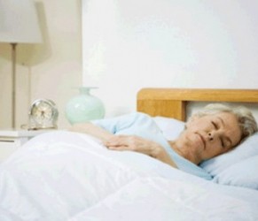 Quando si invecchia si dorme meno? No, peggio. Ecco perché