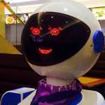Cina: arrivano le cameriere robot, sostituiscono quelle umane FOTO