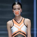 Cina, la sfilata di moda con le mascherine anti-smog11
