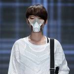 Cina, la sfilata di moda con le mascherine anti-smog08