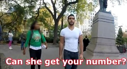 NY, anche gli uomini possono essere importunati in strada (VIDEO)